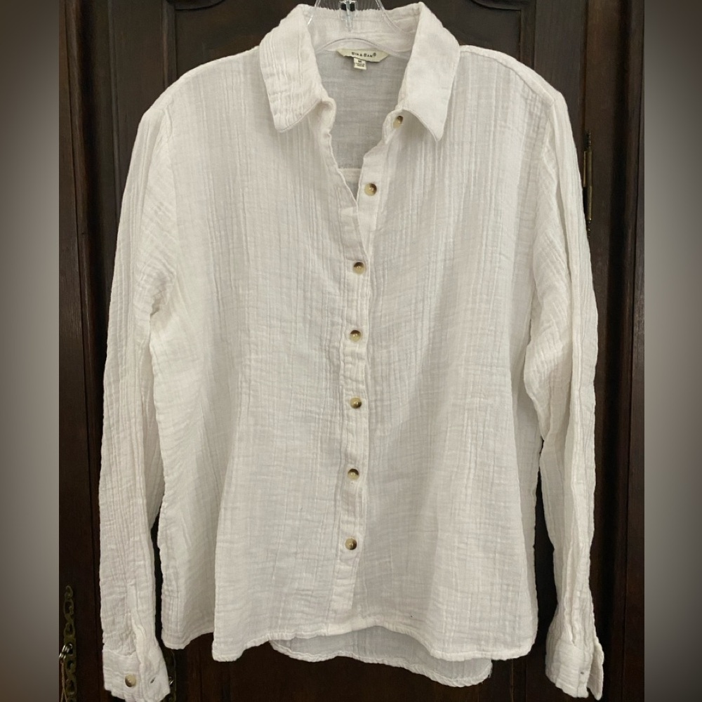 Sim & Sam white gauze button up shirt worn once M